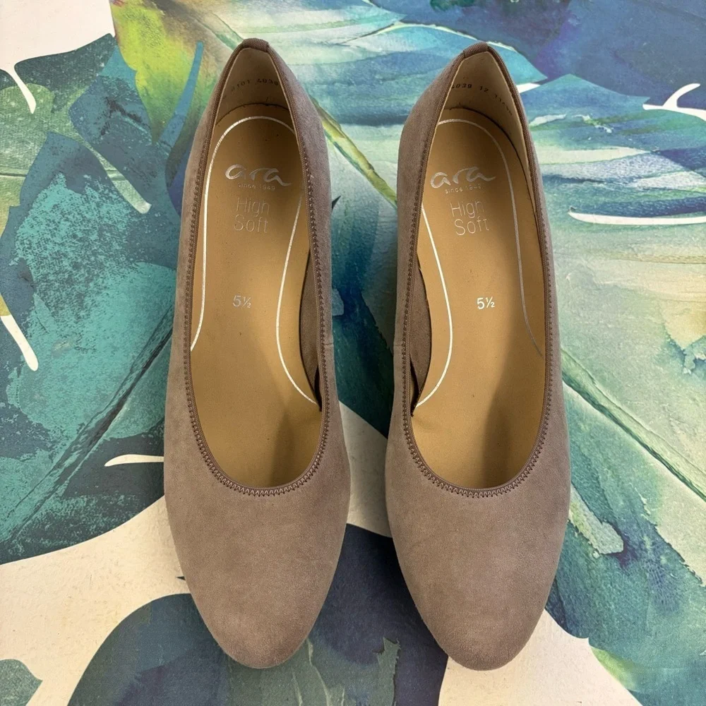 NEW ARA Kendall Suede Pump Tan Size 8 Heels Comfort Shoe